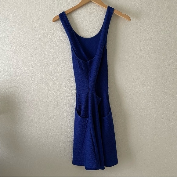 UO Silence + Noise Textured Knit Cross Back Dress - Picture 10 of 11